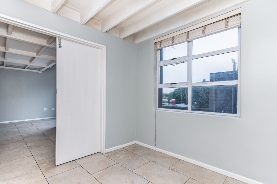 To Let 2 Bedroom Property for Rent in Green Point Western Cape